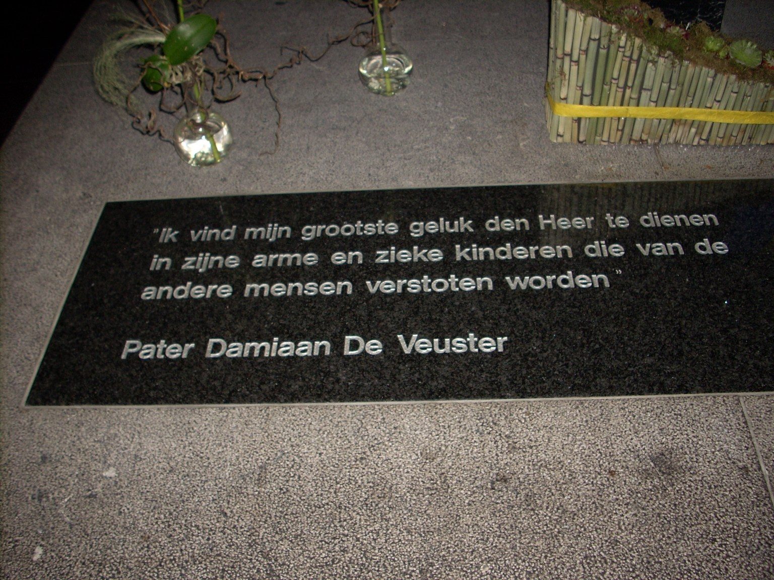 Father Damien's crypt and tomb, Saint Anthony Chapel, Leuven - 06.JPG